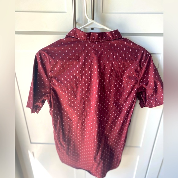 Old Navy Youth Boys (XL) Short Sleeve Button Down Shirt - Picture 2 of 3